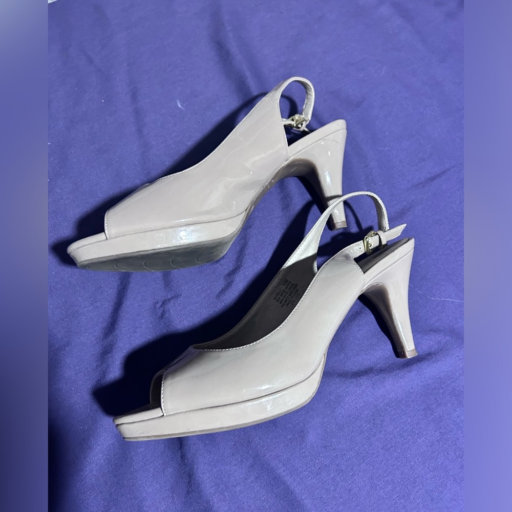 Bandolino Patent Leather Sling Backs - Picture 3 of 8